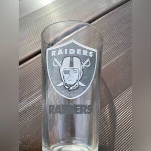 Oakland Las Vegas LA Raiders NFL Satin Etched Logo 16 Oz Drinking Cup Pint Glass
